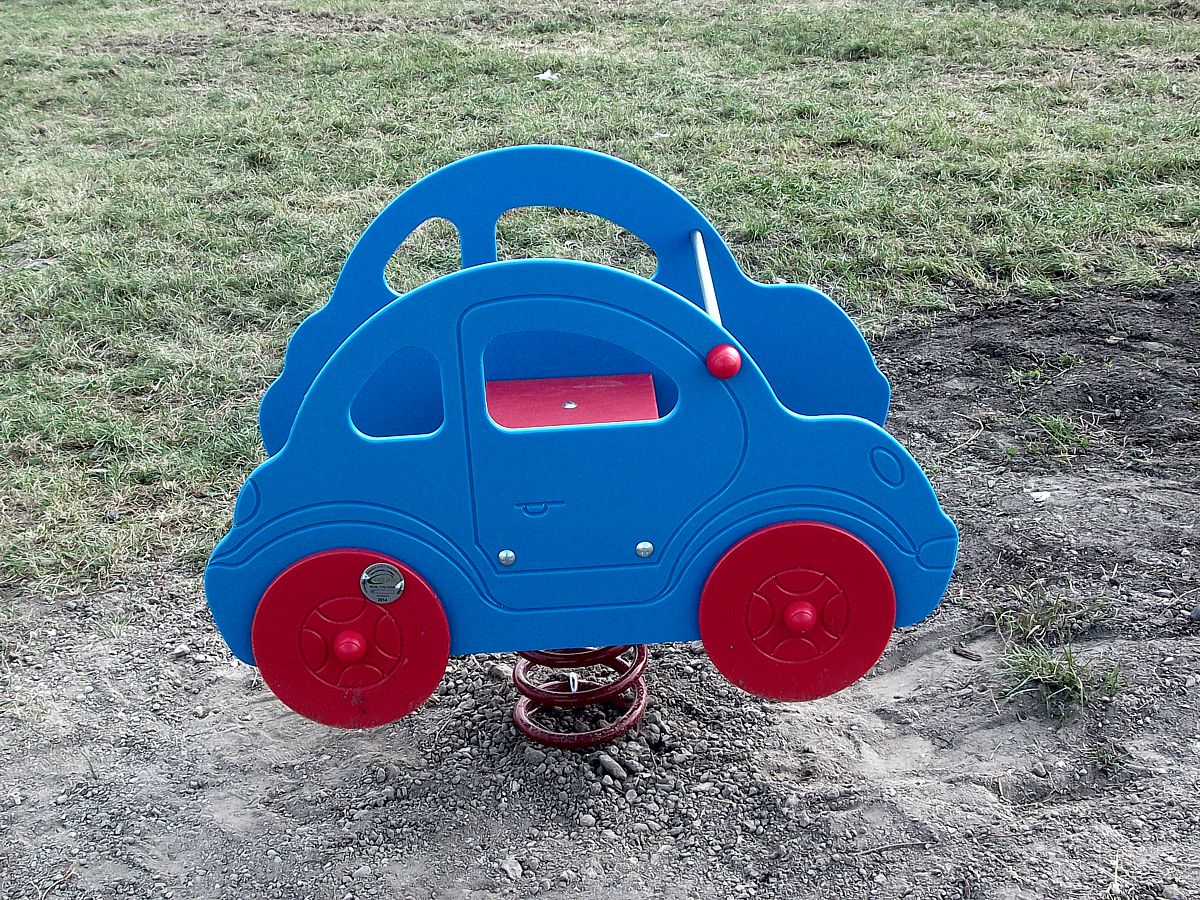 Auto-Wippe für Kinderspielplatz und Garten