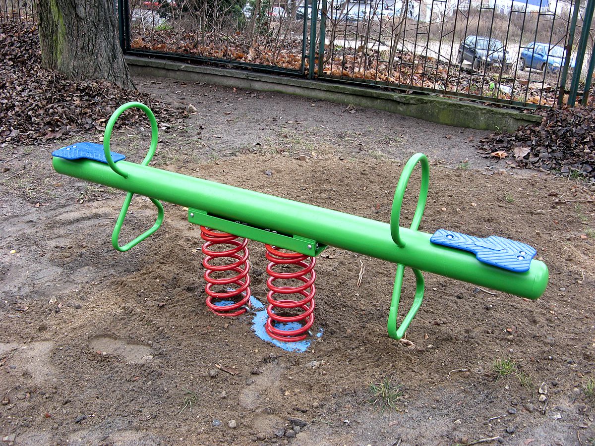 Kinderwippe für Kinderspielplatz und Garten